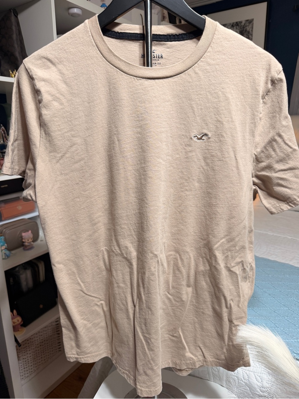 Hollister Men's Short-Sleeve Crew Tee in Beige